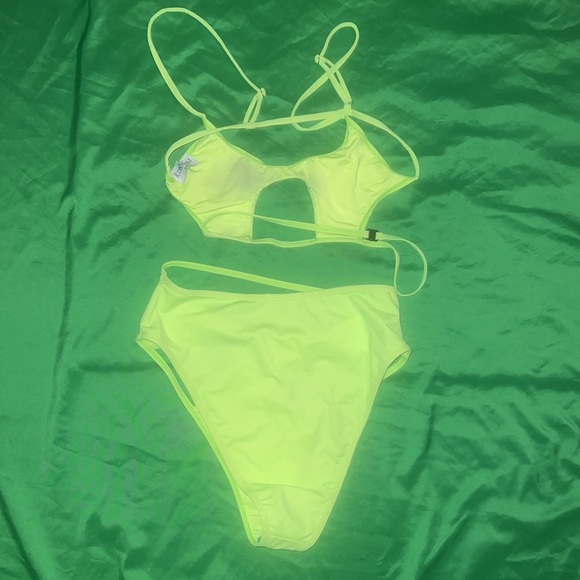 Icon Swim Neon Green Bikini Set size Medium - Picture 9 of 9